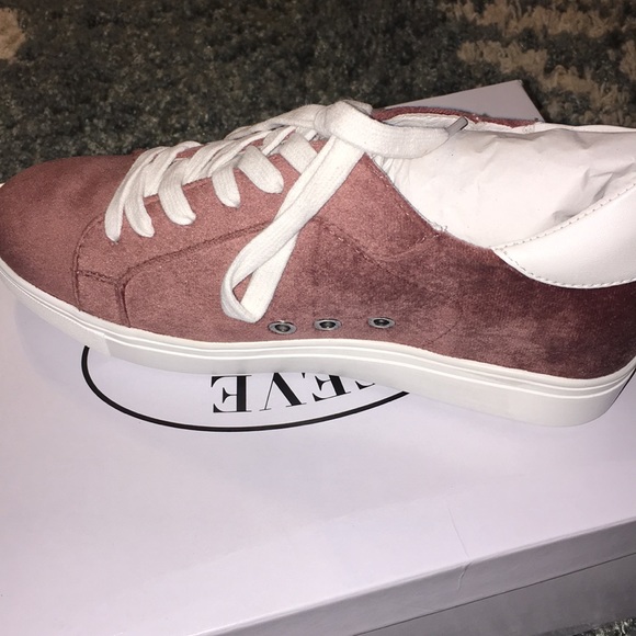 🎉HP🎉Steve Madden Shoes 👟 - Picture 2 of 4